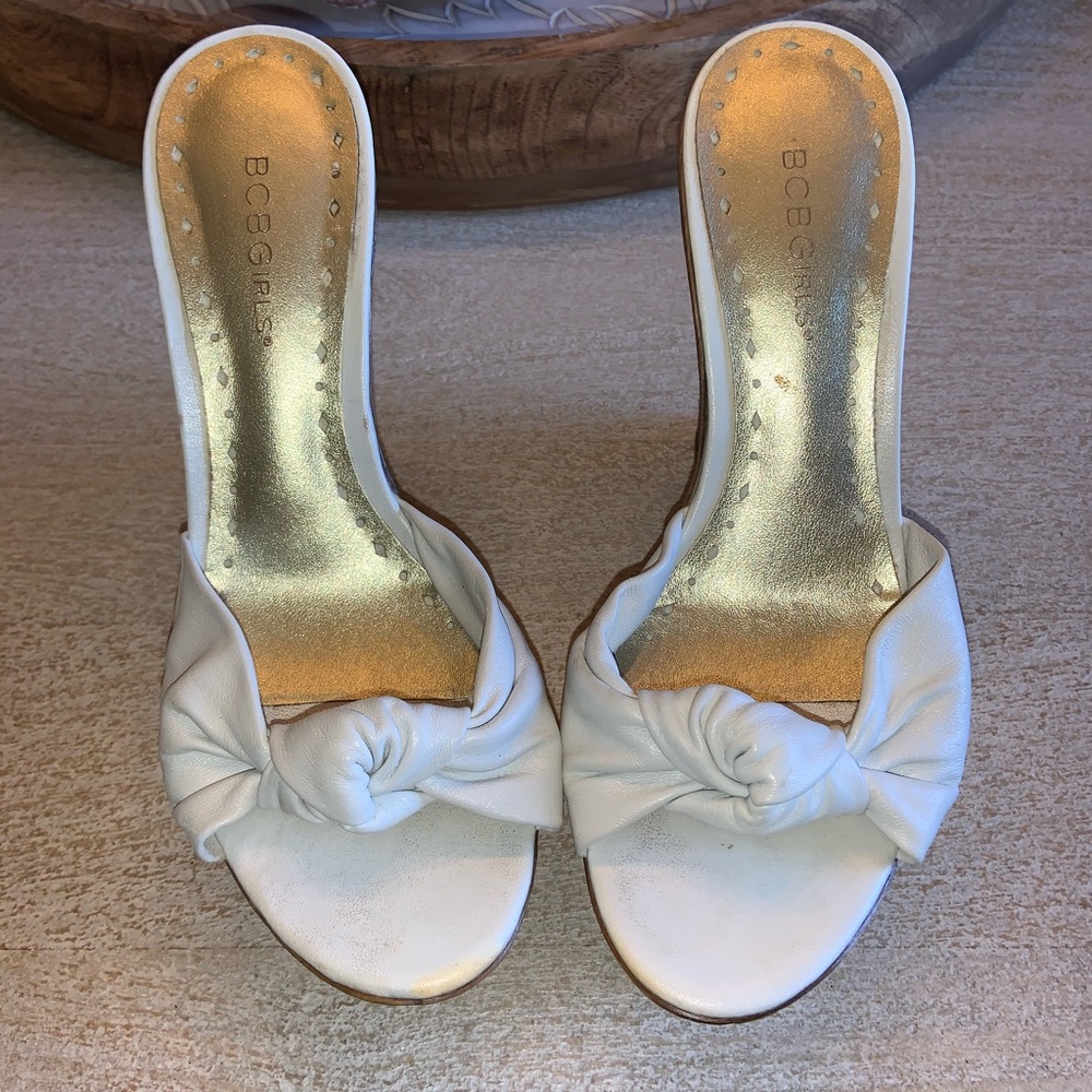 BCBGIRLS Platform Sandals White Leather si…